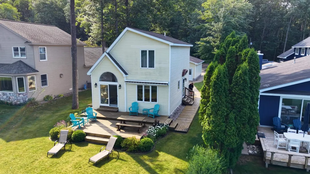 9612 Fowler Lane Helena Township, MI 49676