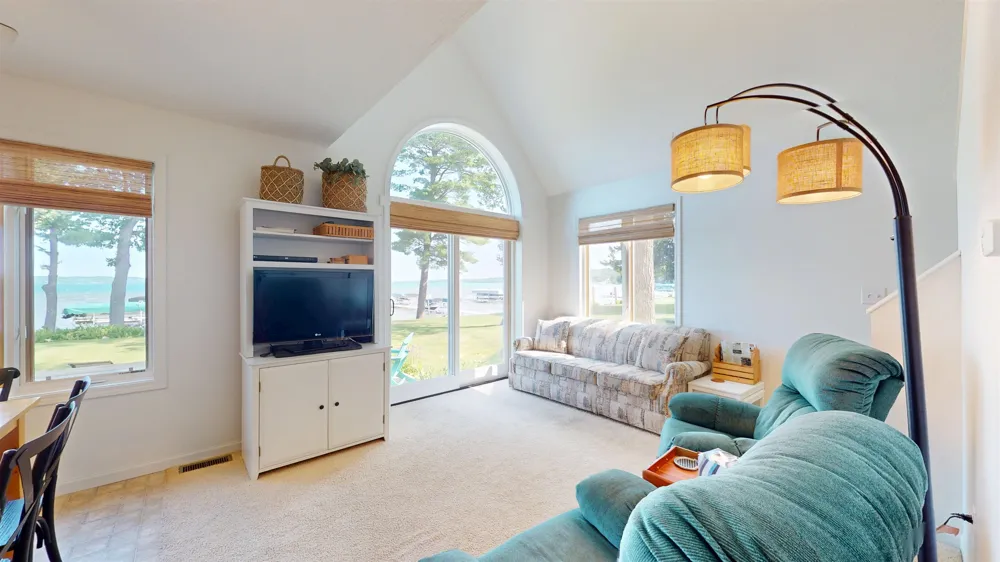 9612 Fowler Lane Helena Township, MI 49676