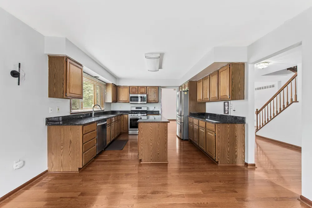 4877 Davis Court Troy City, MI 48085