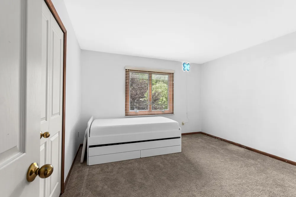4877 Davis Court Troy City, MI 48085