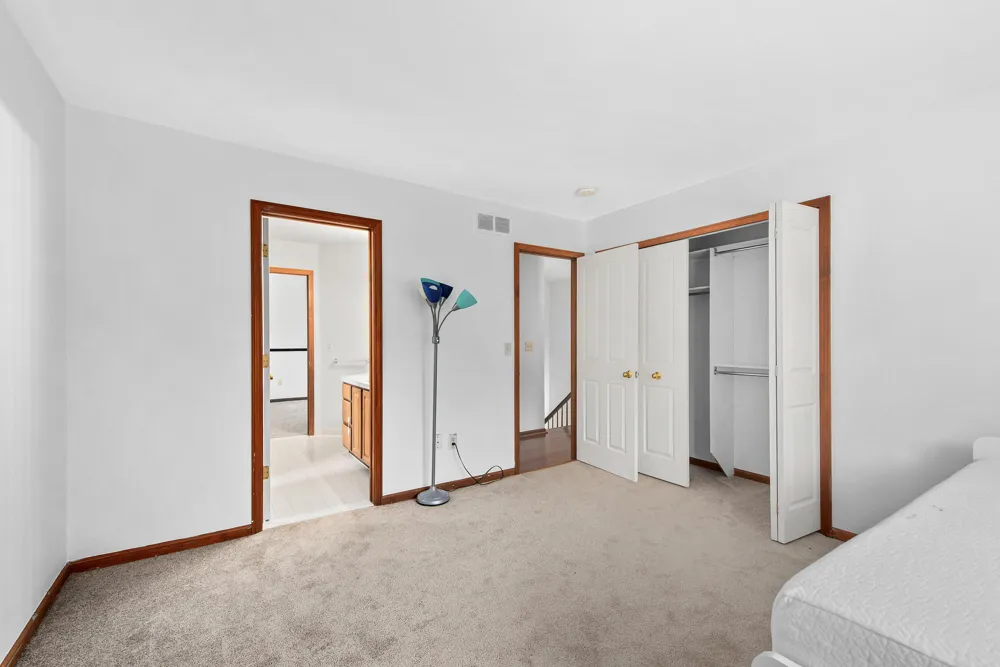 4877 Davis Court Troy City, MI 48085