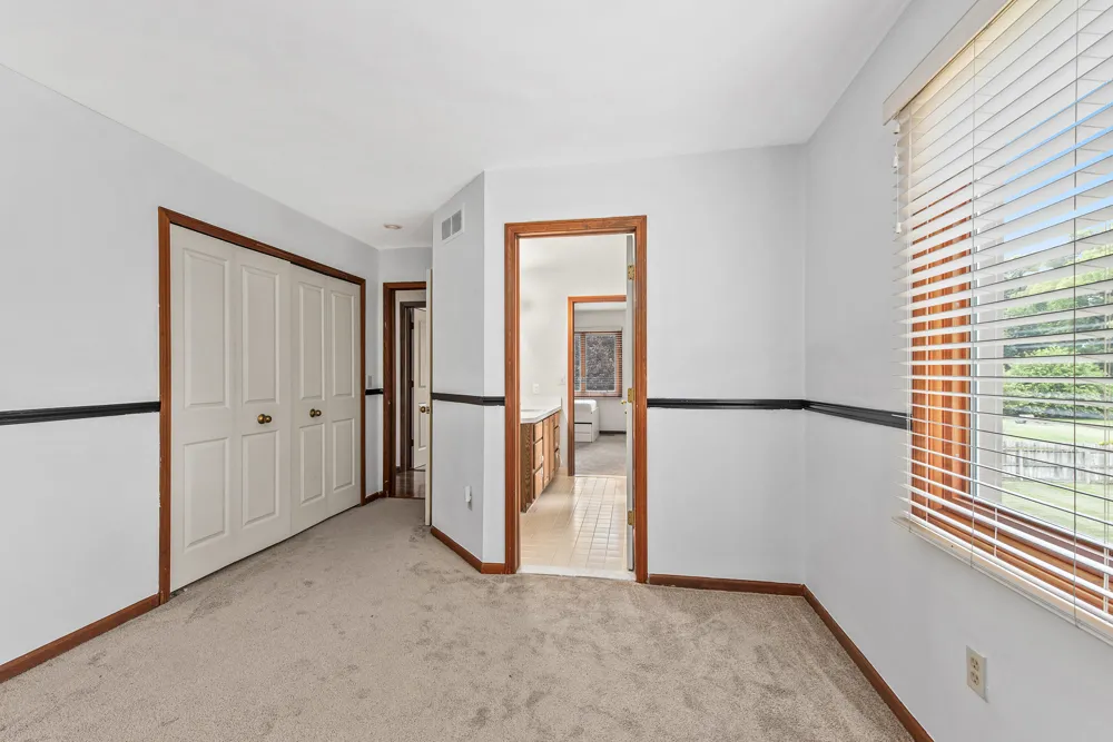 4877 Davis Court Troy City, MI 48085
