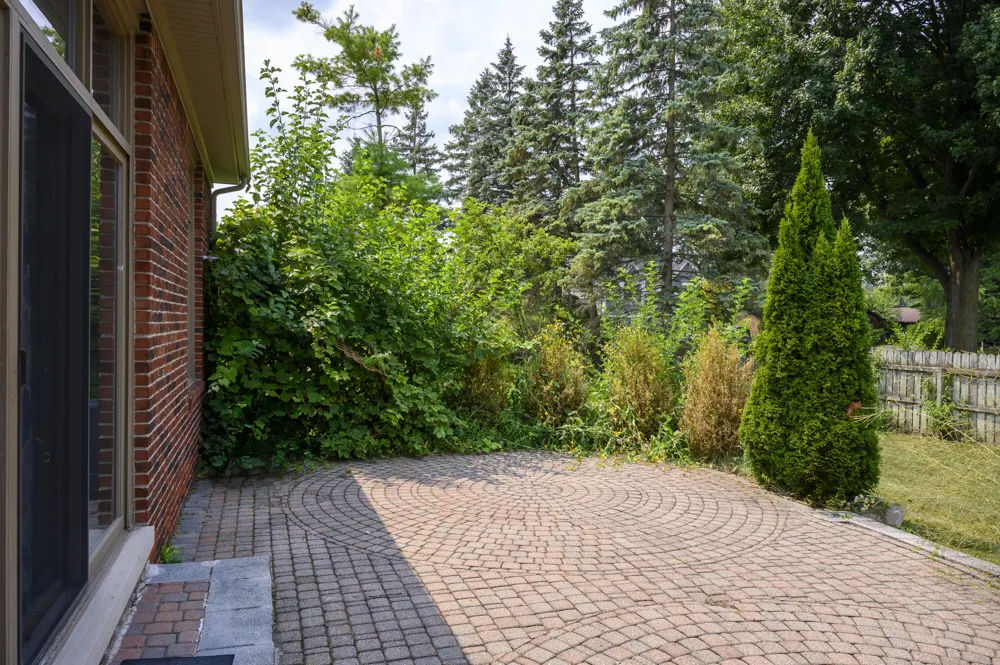 4877 Davis Court Troy City, MI 48085