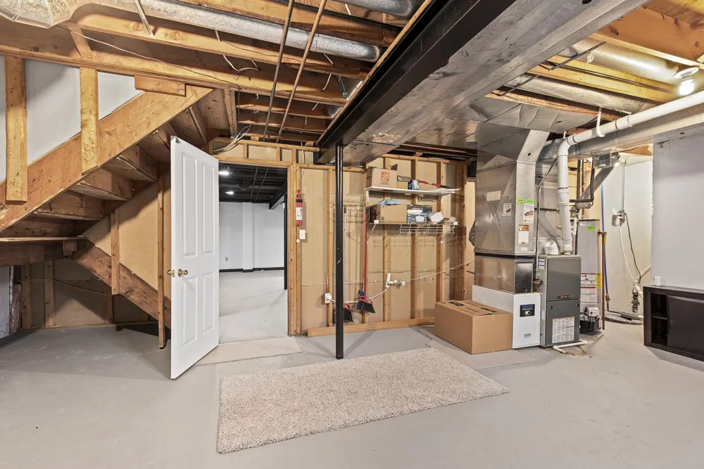 4877 Davis Court Troy City, MI 48085