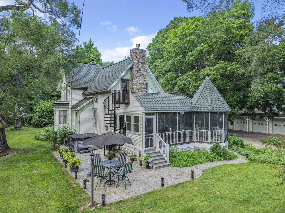1056 Smith Road East Bay Township, MI 49696