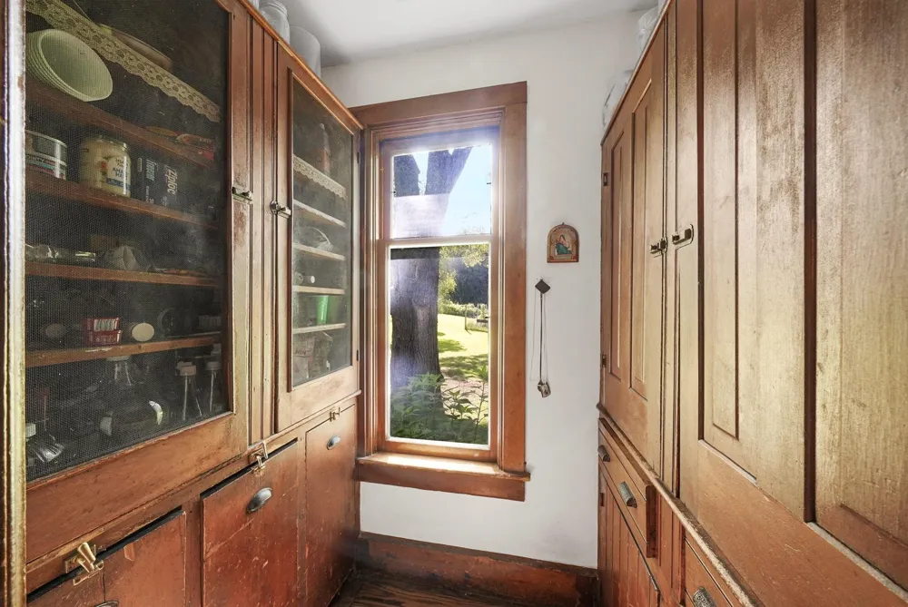 1056 Smith Road East Bay Township, MI 49696