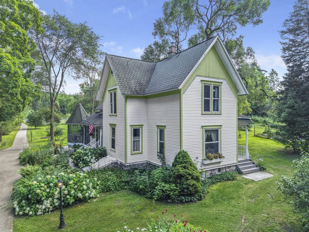 1056 Smith Road East Bay Township, MI 49696