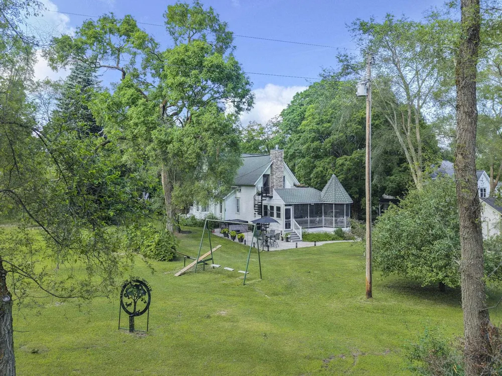 1056 Smith Road East Bay Township, MI 49696