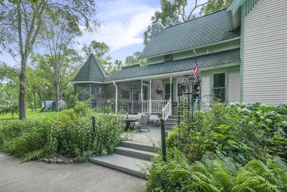1056 Smith Road East Bay Township, MI 49696