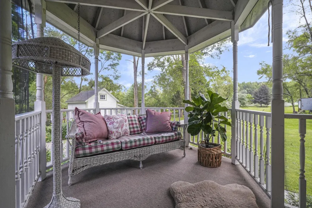 1056 Smith Road East Bay Township, MI 49696
