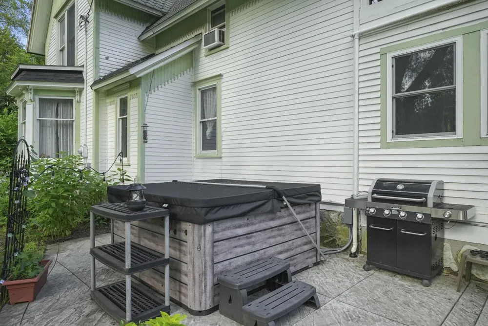 1056 Smith Road East Bay Township, MI 49696