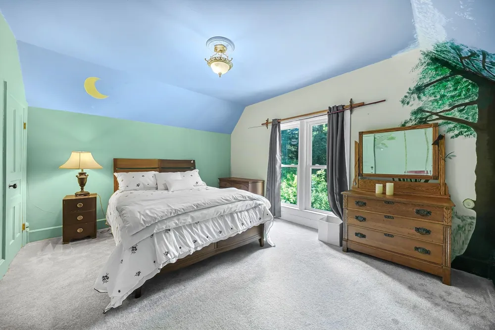 1056 Smith Road East Bay Township, MI 49696