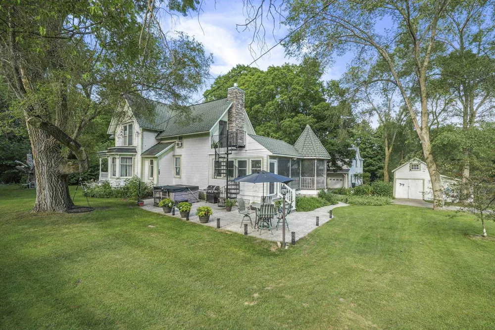 1056 Smith Road East Bay Township, MI 49696