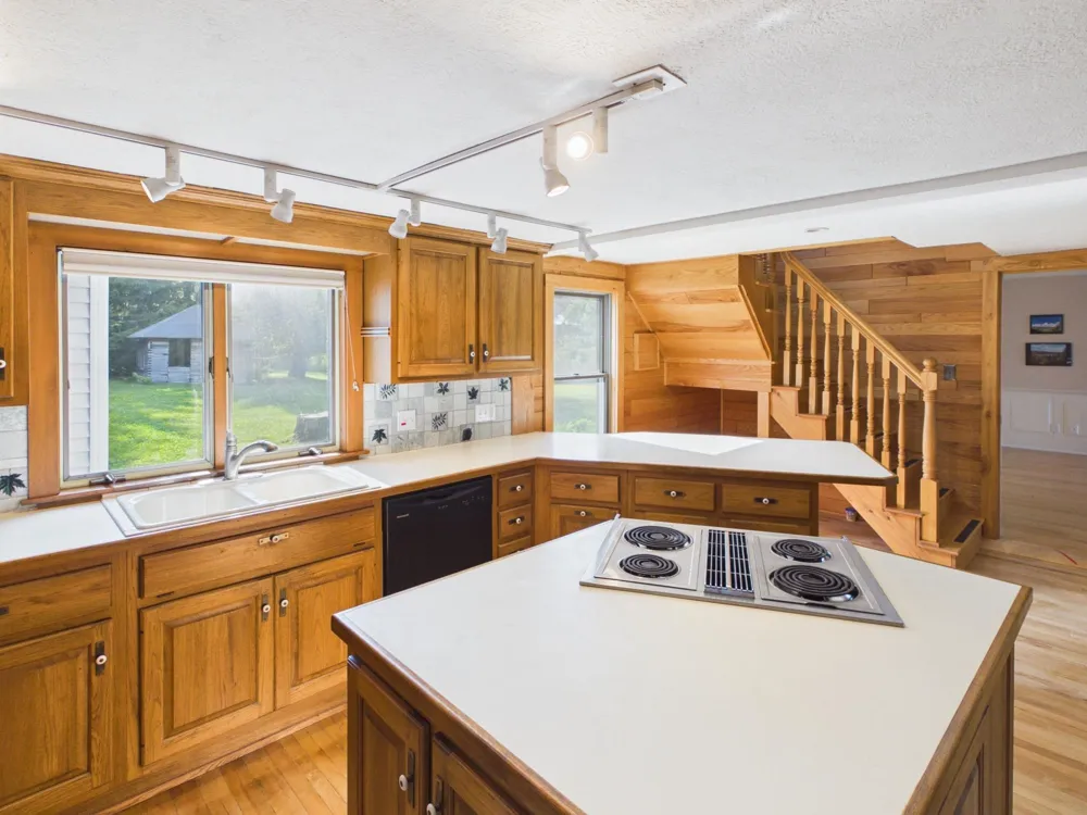 5640 Swede Road Leelanau Township, MI 49670