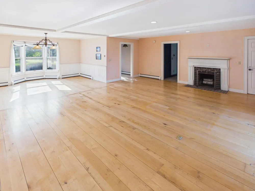 5640 Swede Road Leelanau Township, MI 49670