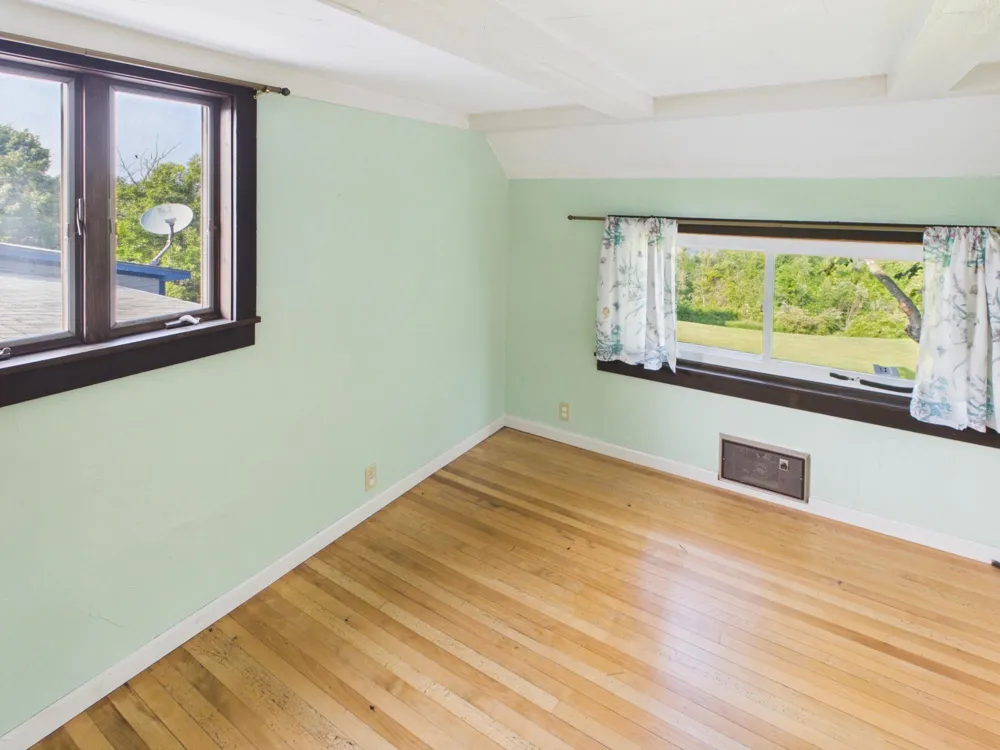 5640 Swede Road Leelanau Township, MI 49670