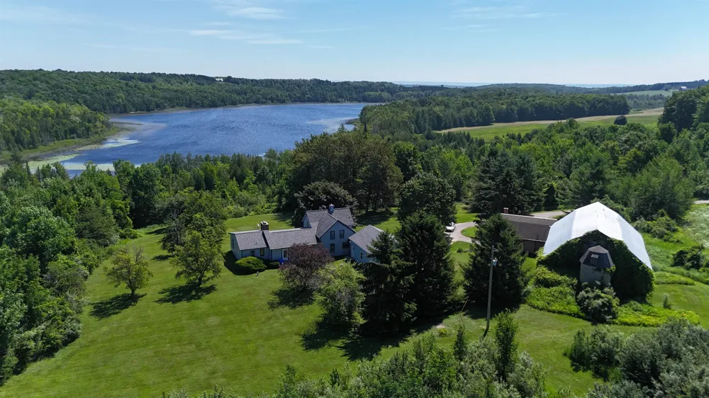 5640 Swede Road Leelanau Township, MI 49670