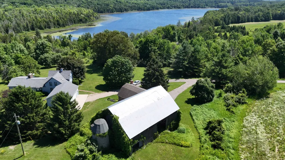 5640 Swede Road Leelanau Township, MI 49670