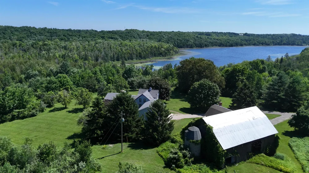 5640 Swede Road Leelanau Township, MI 49670