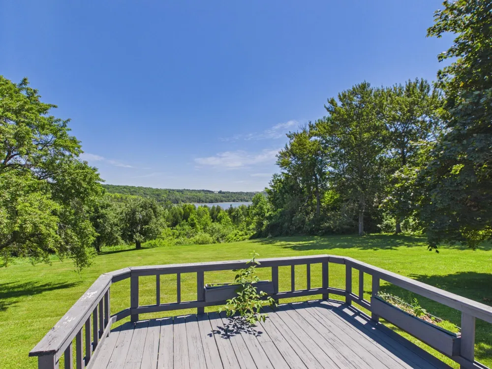 5640 Swede Road Leelanau Township, MI 49670
