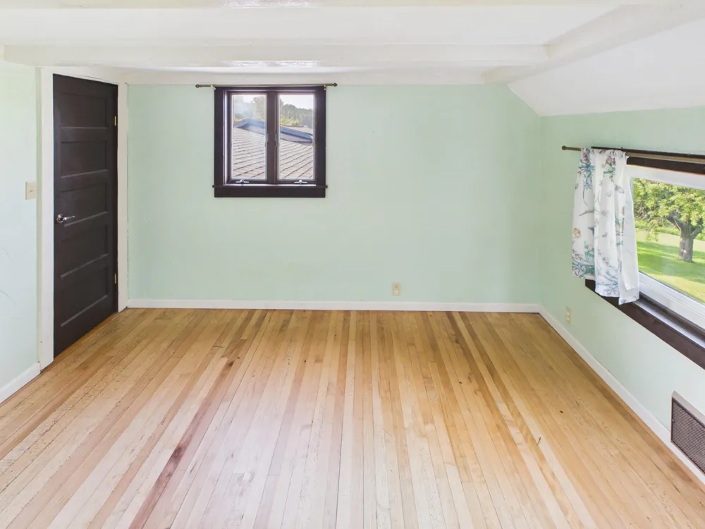 5640 Swede Road Leelanau Township, MI 49670