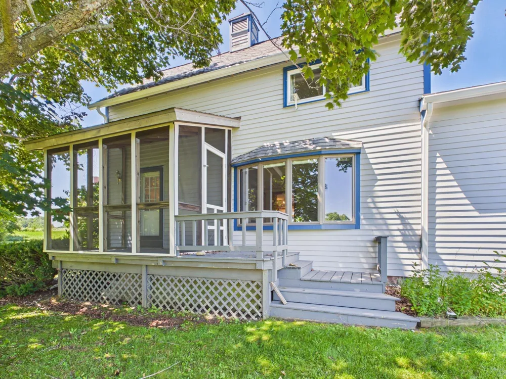 5640 Swede Road Leelanau Township, MI 49670