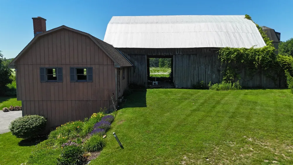 5640 Swede Road Leelanau Township, MI 49670