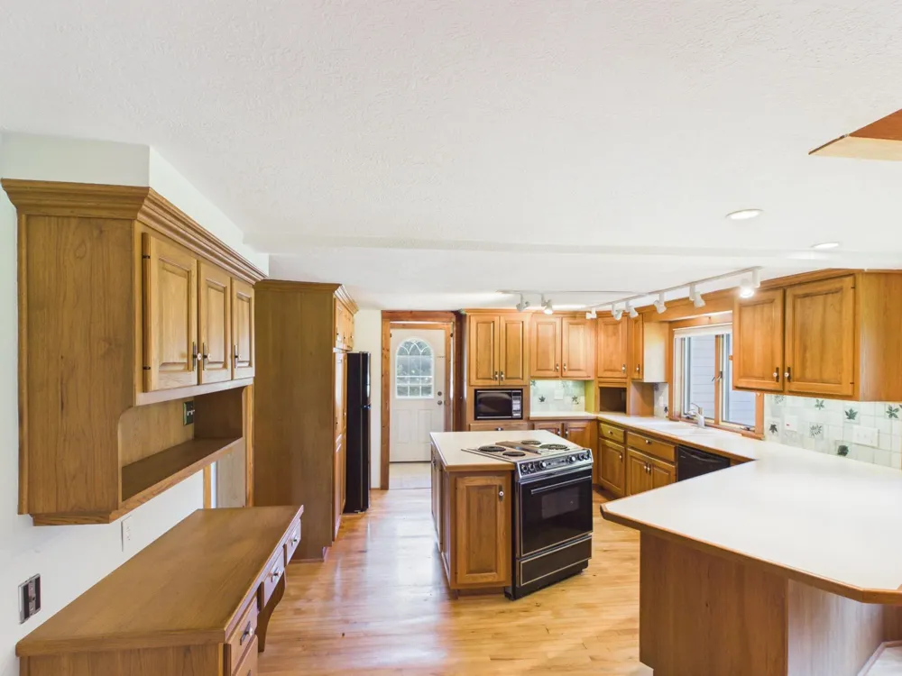 5640 Swede Road Leelanau Township, MI 49670