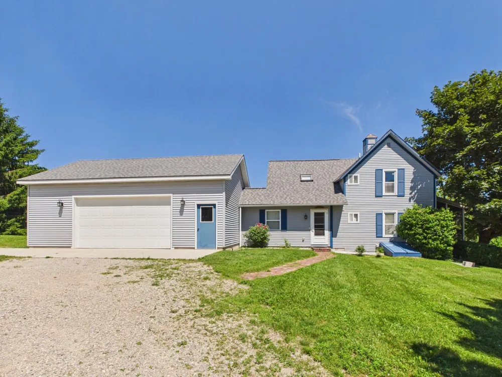 5640 Swede Road Leelanau Township, MI 49670