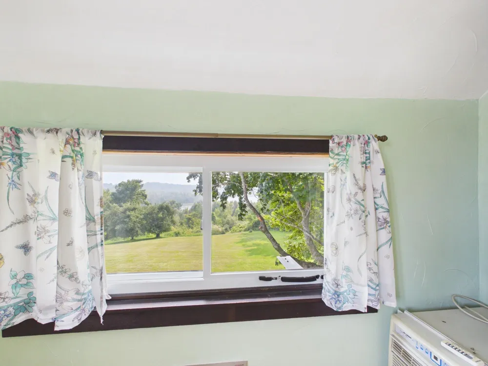 5640 Swede Road Leelanau Township, MI 49670