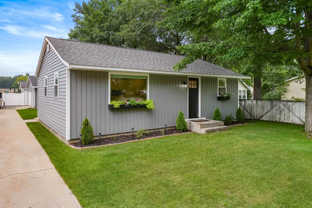 917 Carver Street Traverse City City, MI 49686