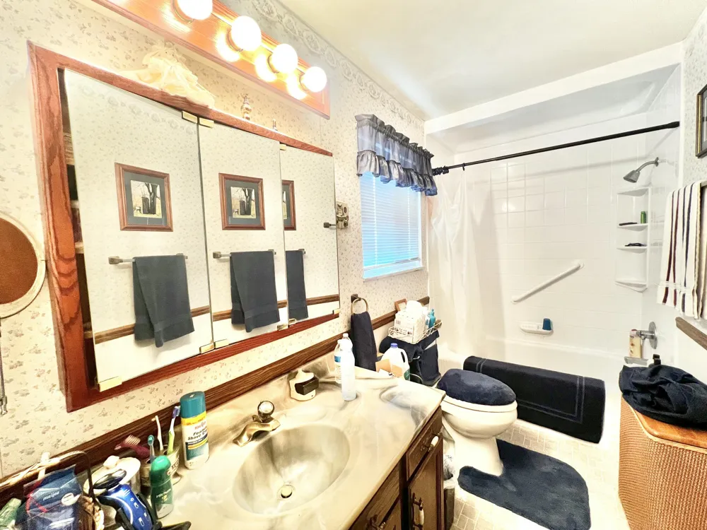 445 Mansfield Drive Lapeer, MI 48446