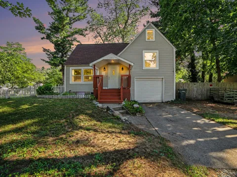 1095 Roosevelt Court