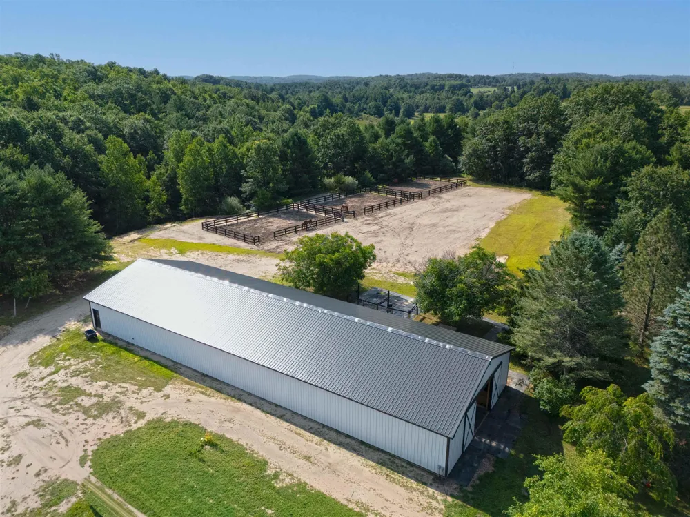7638 Skegemog Point Road Whitewater Township, MI 49690