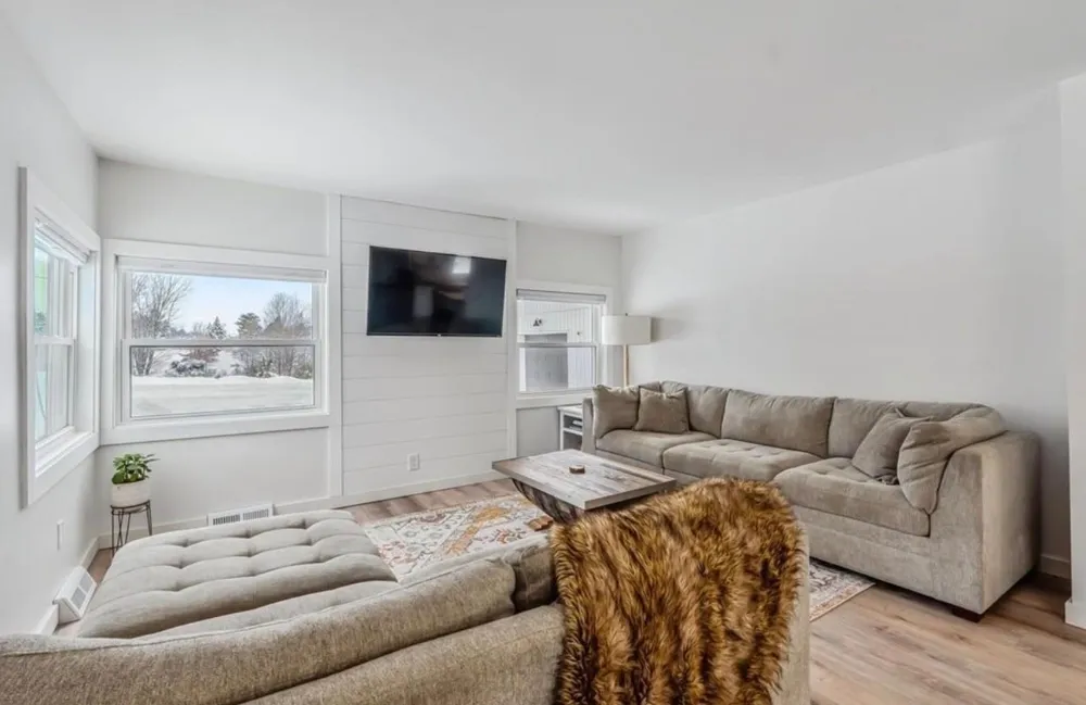 7638 Skegemog Point Road Whitewater Township, MI 49690