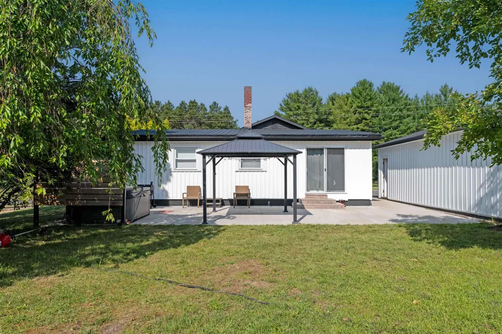 7638 Skegemog Point Road Whitewater Township, MI 49690