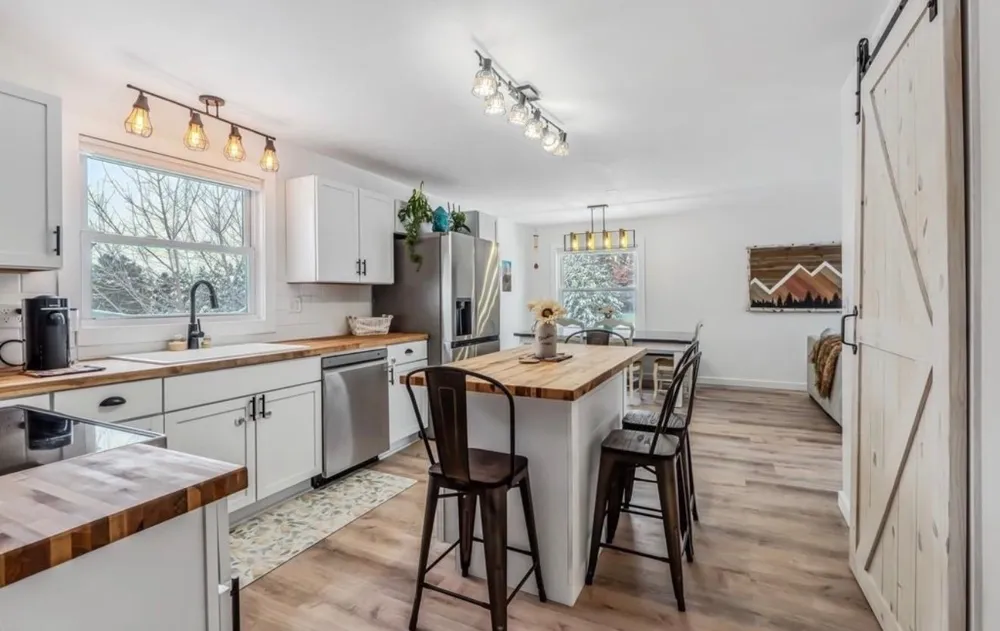 7638 Skegemog Point Road Whitewater Township, MI 49690