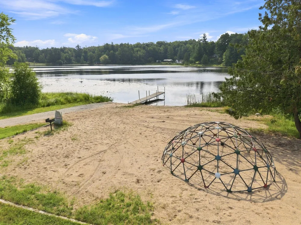 21211 Northcrest Drive Osceola Township, MI 49688