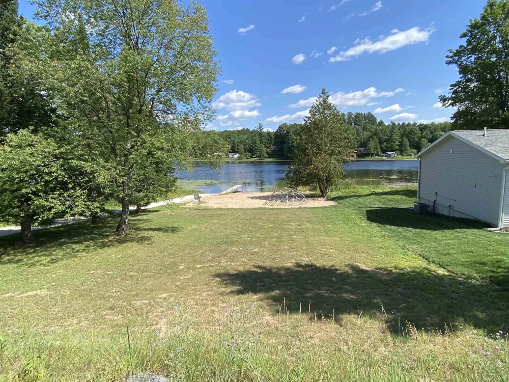 21211 Northcrest Drive Osceola Township, MI 49688