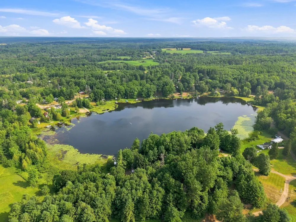 21211 Northcrest Drive Osceola Township, MI 49688