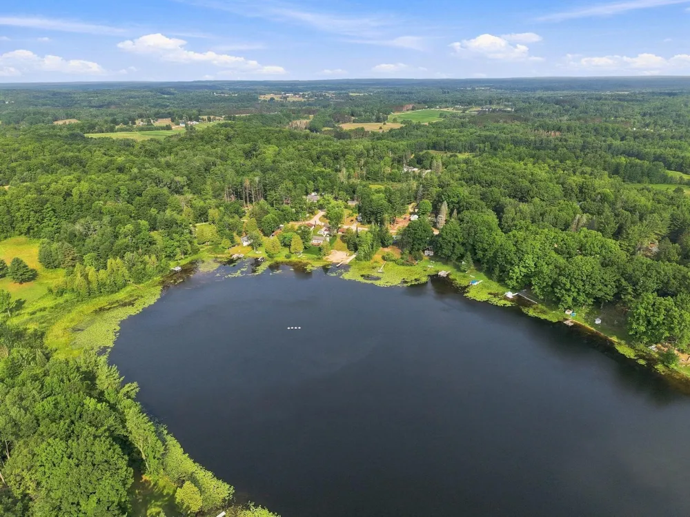 21211 Northcrest Drive Osceola Township, MI 49688