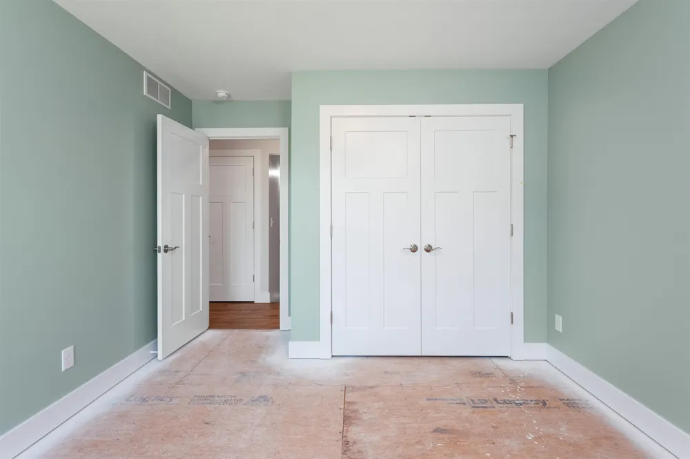 862 Coyote Lane East Bay Township, MI 49696