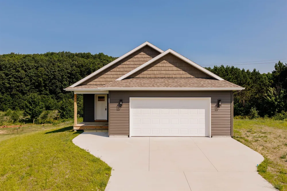 862 Coyote Lane East Bay Township, MI 49696