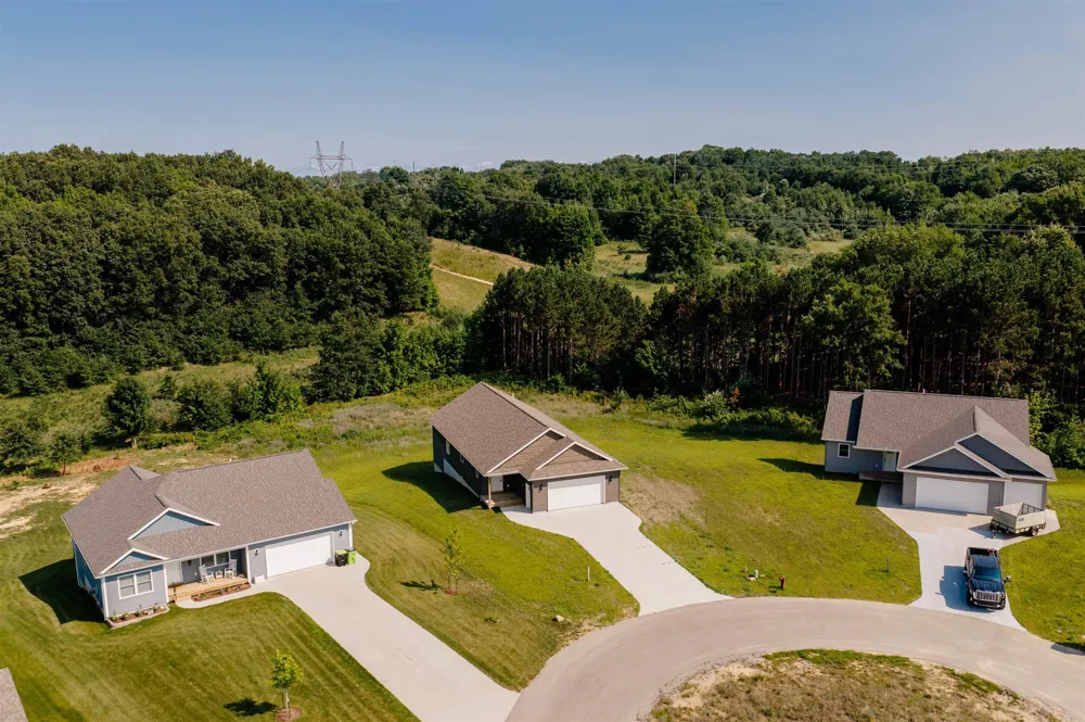 862 Coyote Lane East Bay Township, MI 49696