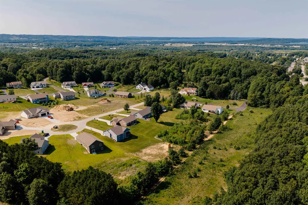 862 Coyote Lane East Bay Township, MI 49696