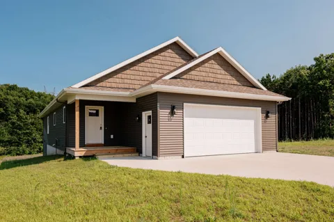 862 Coyote Lane