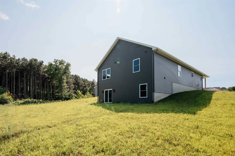 862 Coyote Lane East Bay Township, MI 49696