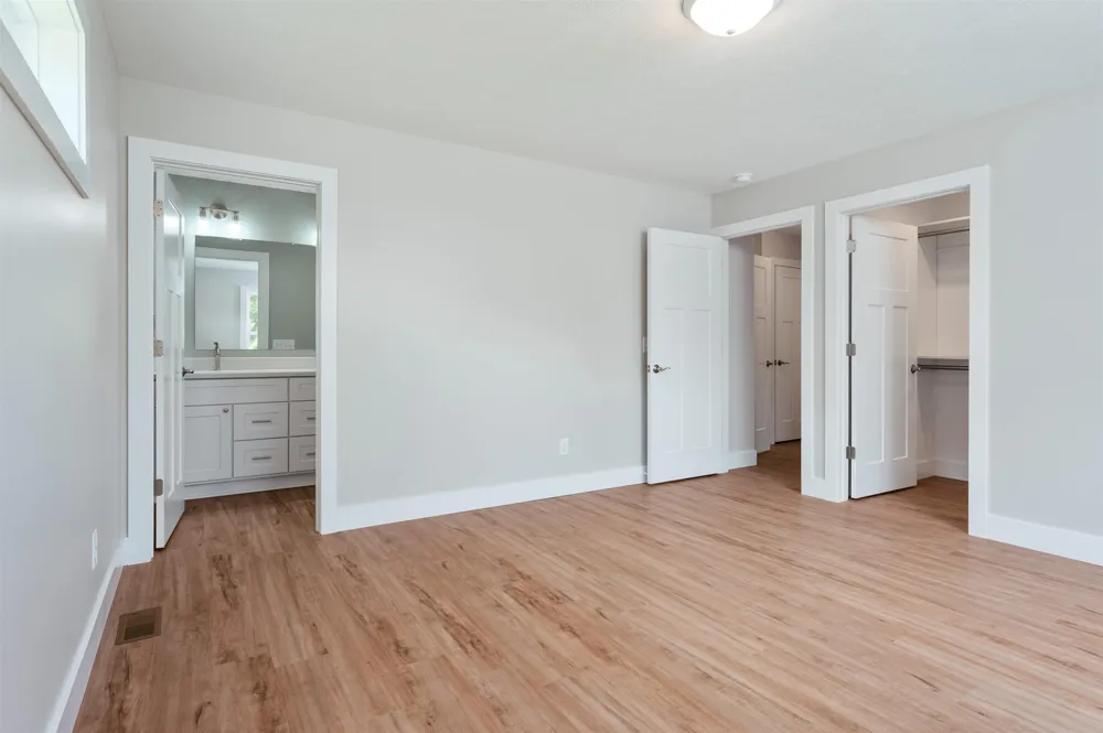 862 Coyote Lane East Bay Township, MI 49696