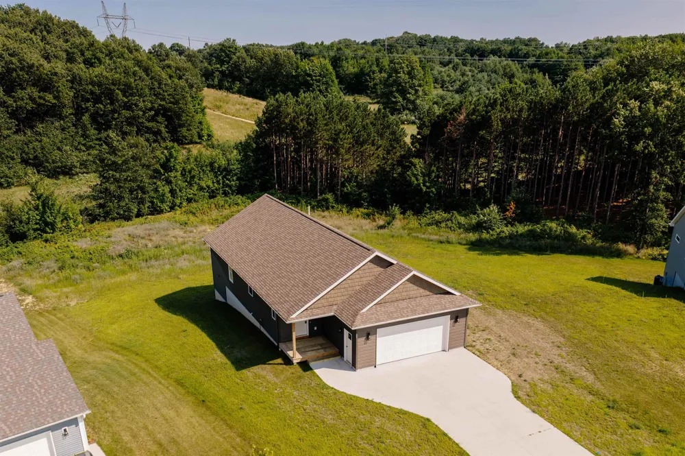 862 Coyote Lane East Bay Township, MI 49696