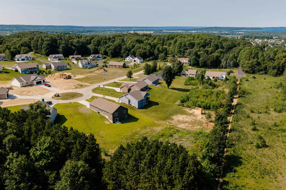 862 Coyote Lane East Bay Township, MI 49696